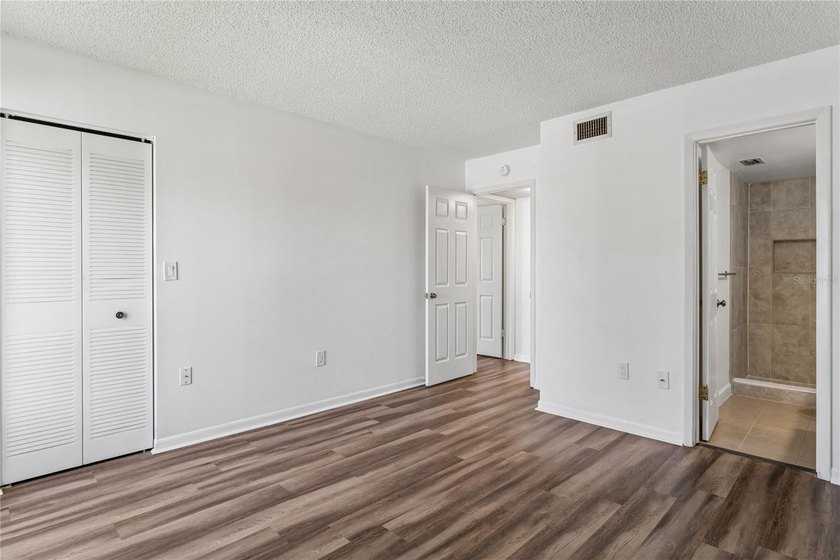 Under contract-accepting backup offers. PRICE REDUCTION-Must-see - photo 18