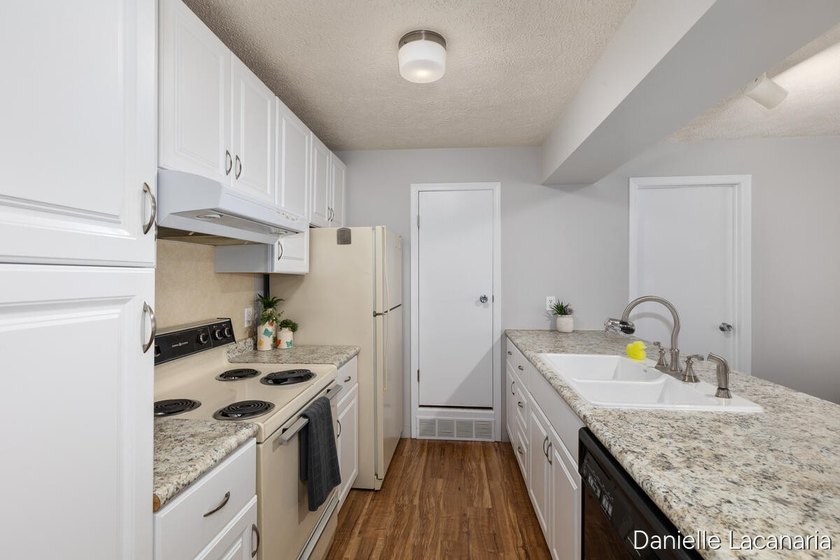 Welcome home to affordable, low-maintenance living just minutes - photo 5