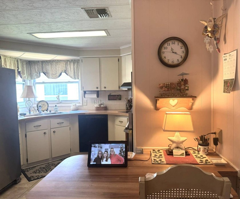 Welcome to your Florida paradise! Well maintained and furnished - photo 12