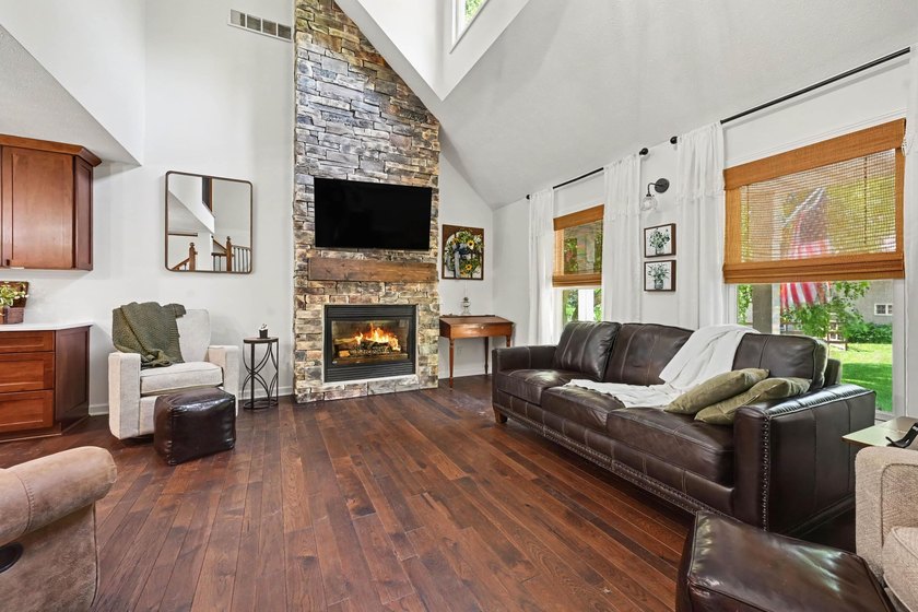 Just a perfect country home set on almost 10 acres, with a 20x40 - photo 7