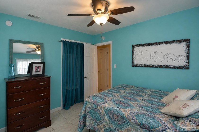 Step into a mid-century retreat at 12 Huntington Drive - photo 22