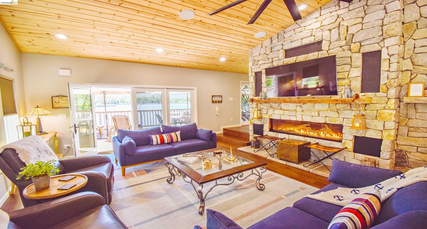 LAKEFRONT LIVING, WITH SWEEPING, PANORAMIC LAKE &amp; MOUNTAIN - photo 5