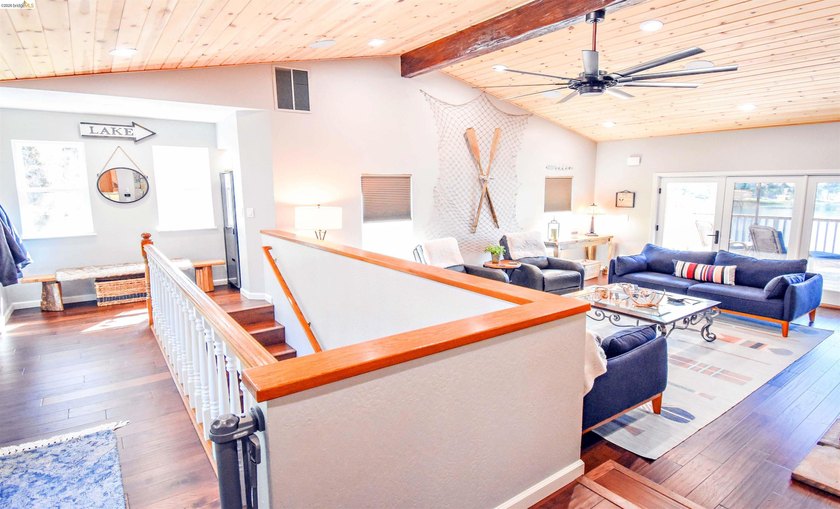 LAKEFRONT LIVING, WITH SWEEPING, PANORAMIC LAKE &amp; MOUNTAIN - photo 10