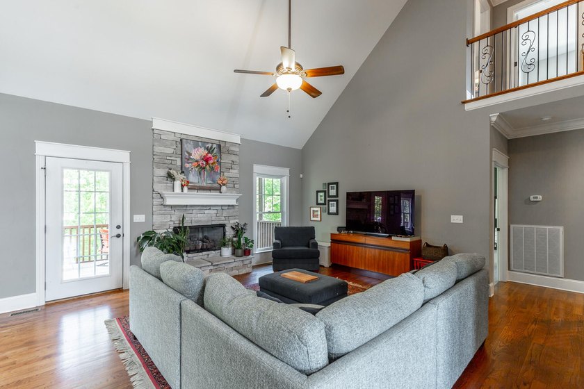 Welcome to this Beautifully designed home, built on 2017 - photo 9