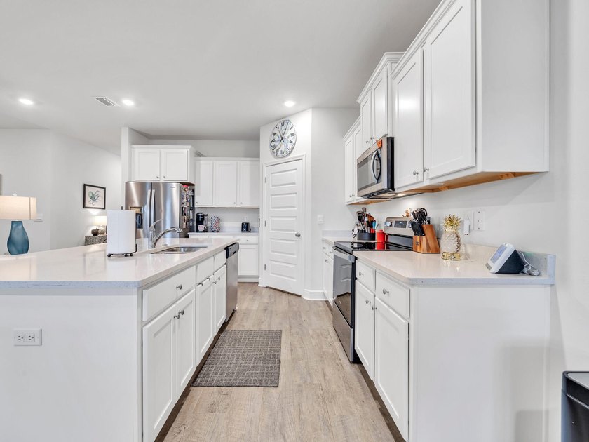 BLOWOUT SALE IN HAMMOCK OAKS! MAJOR REDUCTION FOR A LIMITED - photo 20