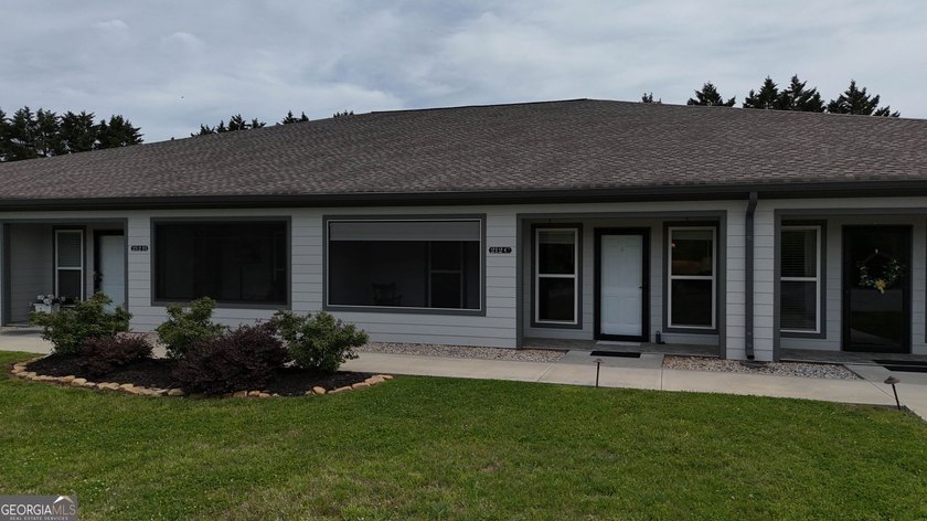 Welcome home to this amazing townhouse inside the city limits of - photo 3