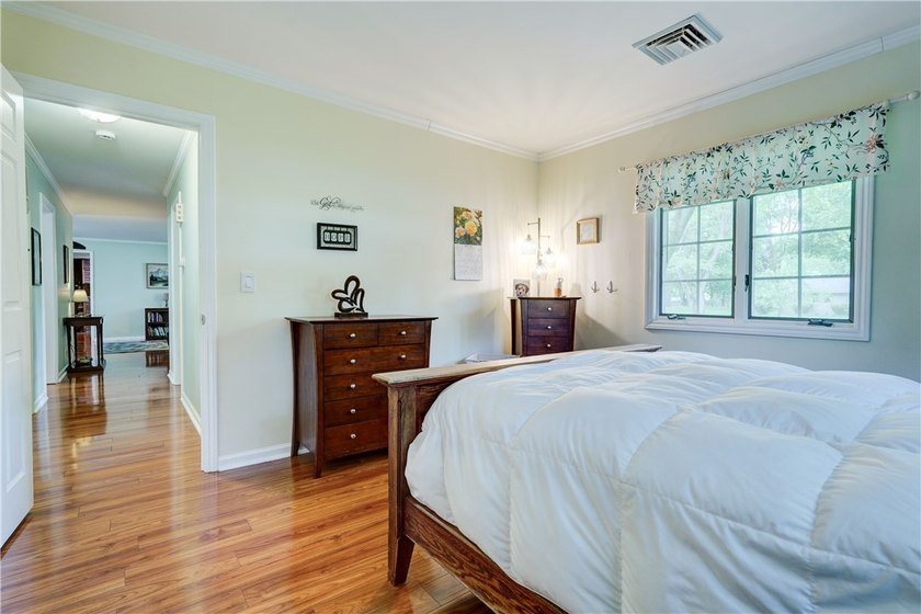 Updated and well-maintained 3-bedroom Ranch in desirable - photo 31