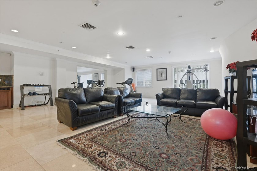 Welcome to this spacious 2-bedroom, 2.5-bathroom condominium - photo 36