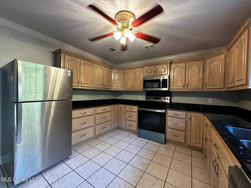 Nice one story home located on a cul de sac in a quiet area - photo 11