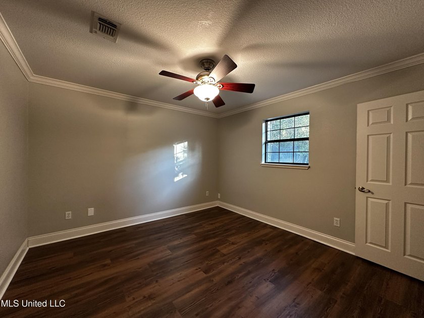 Nice one story home located on a cul de sac in a quiet area - photo 14