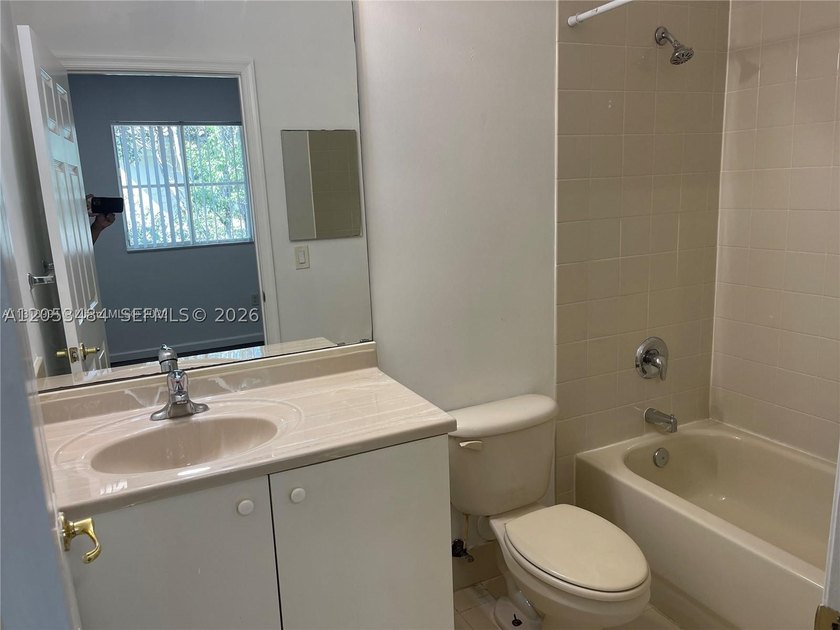 Beautiful and well-maintained 2BR/2.5BA townhome in the gated - photo 15