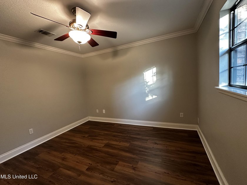 Nice one story home located on a cul de sac in a quiet area - photo 15