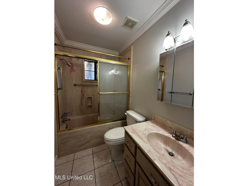 Nice one story home located on a cul de sac in a quiet area - photo 16