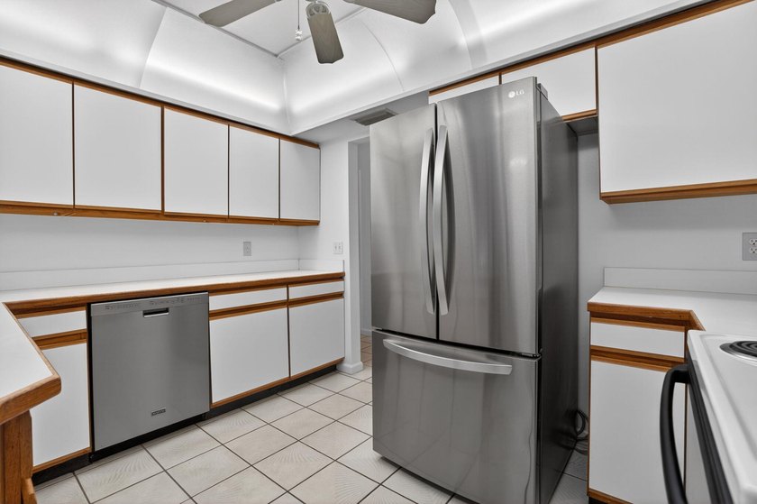 Enjoy peaceful country living in Jupiter Farms with this - photo 25