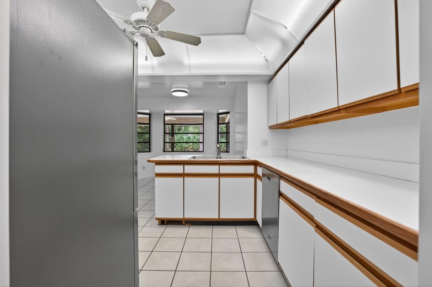 Enjoy peaceful country living in Jupiter Farms with this - photo 26