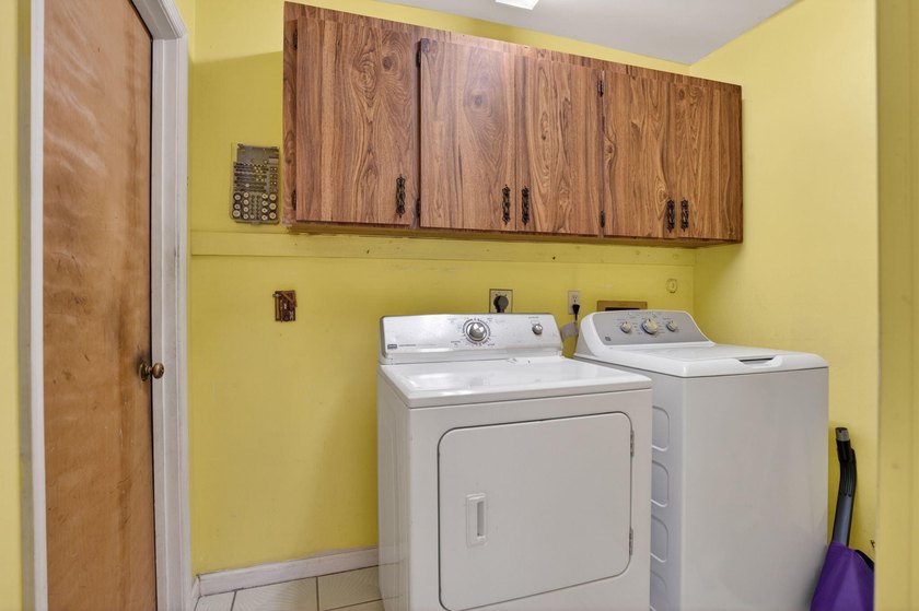Enjoy peaceful country living in Jupiter Farms with this - photo 39