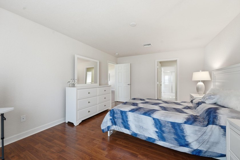 Welcome home to this pristine 2BR/2BA fully furnished residence - photo 14