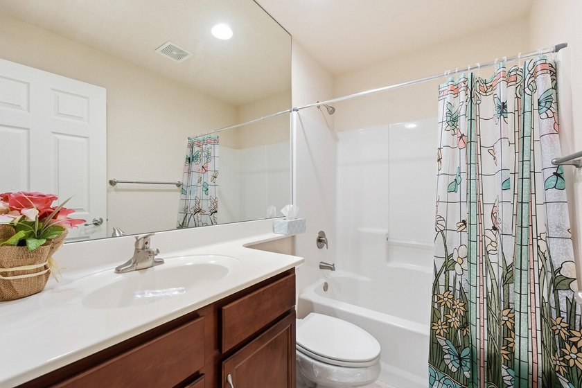 Welcome home to this pristine 2BR/2BA fully furnished residence - photo 20