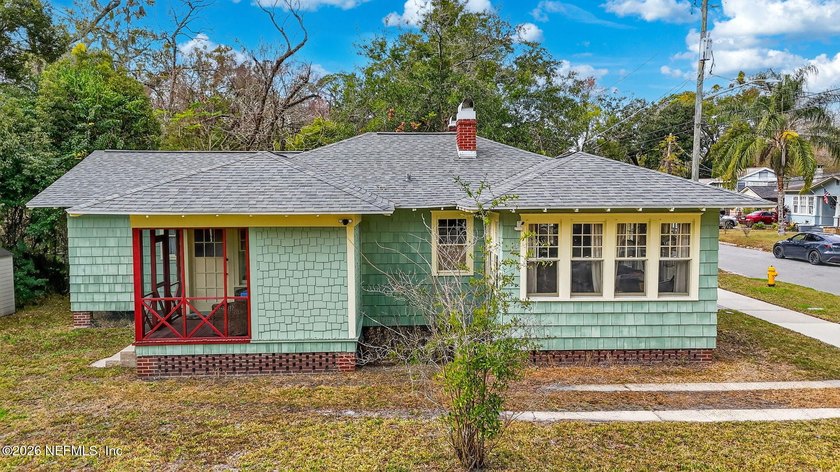 Seller motivated--bring your offer! This beautifully remodeled - photo 22