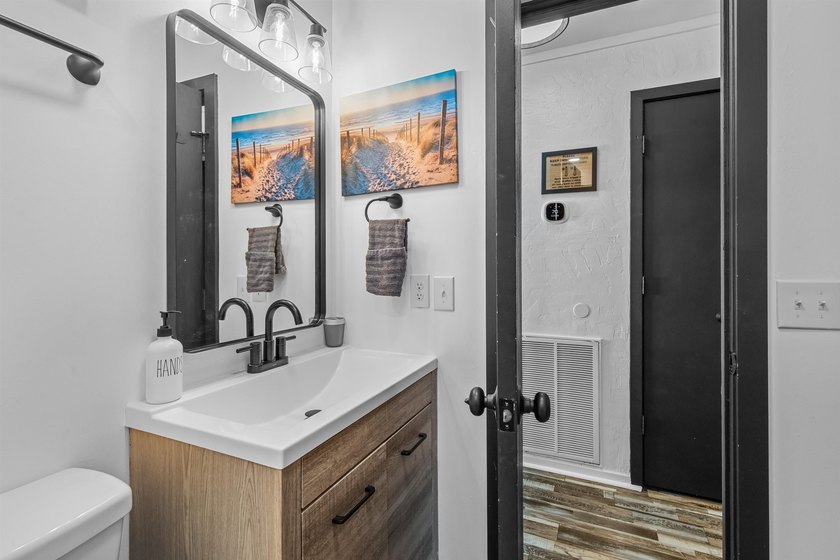 Location -Location-Location! A Bldg. Top Floor Penthouse - photo 25