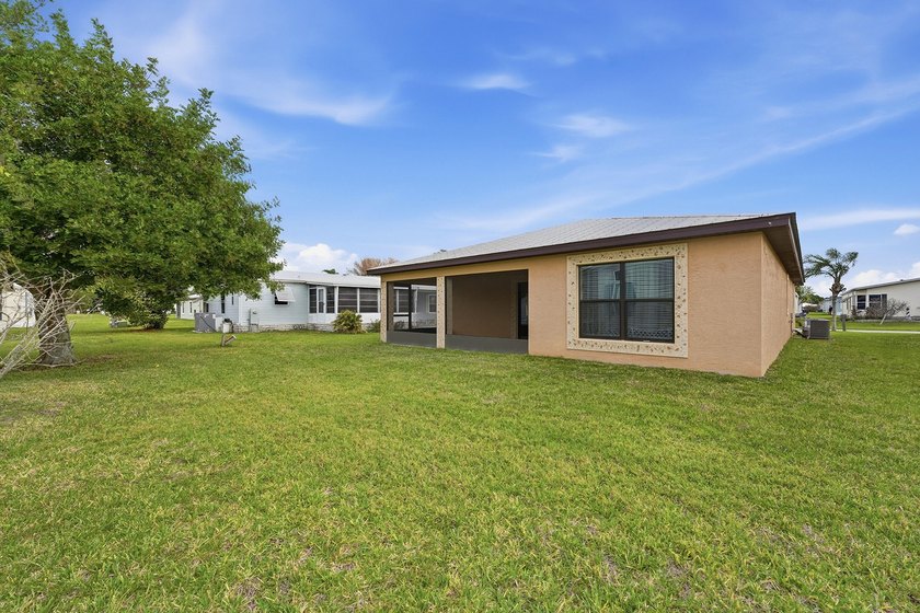 Welcome home to this pristine 2BR/2BA fully furnished residence - photo 26