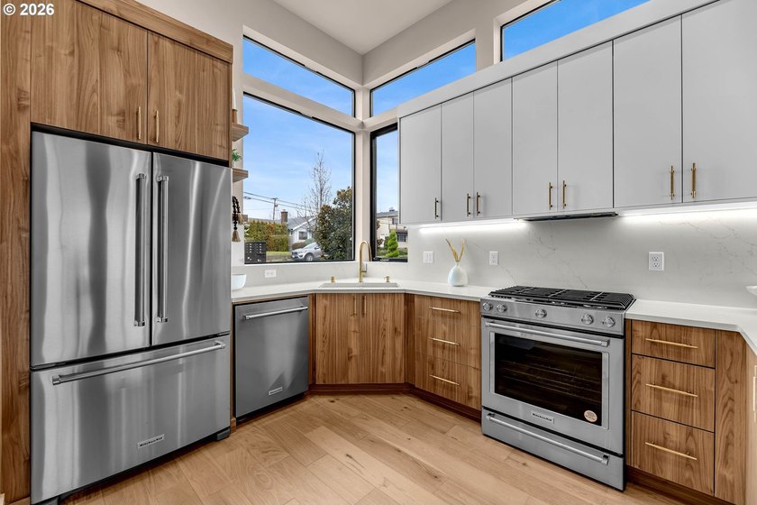 Luxurious New Construction Townhome. Move-In Ready. This - photo 43