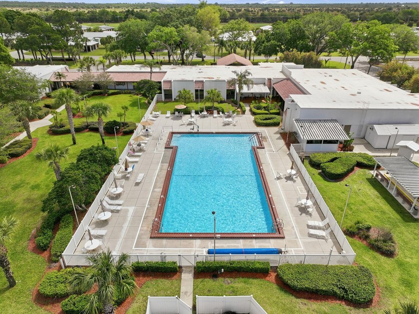 Welcome home to this pristine 2BR/2BA fully furnished residence - photo 46