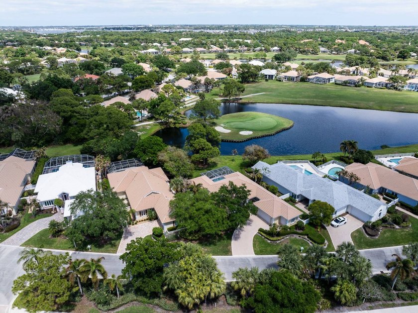 Sweeping Golf &amp; Lake Views on the 14th Signature Hole! - photo 8