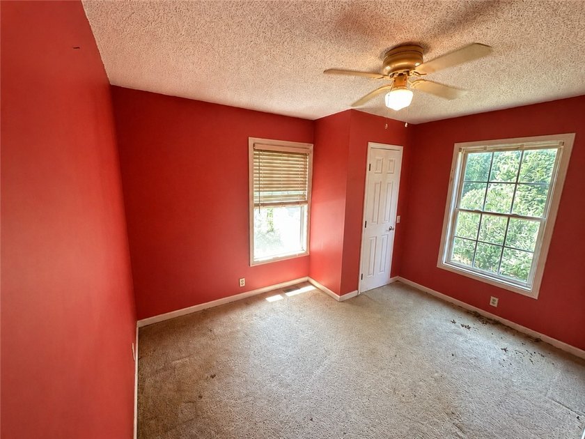 Welcome to 138 Cloverdale Dr. in Seneca, SC a 3 bedroom, 2 full - photo 11