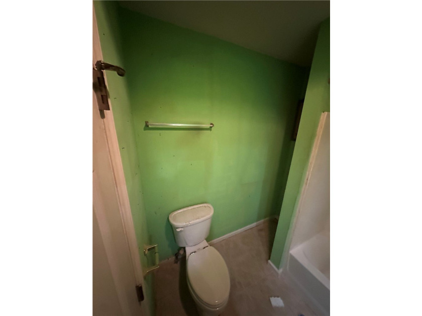 Welcome to 138 Cloverdale Dr. in Seneca, SC a 3 bedroom, 2 full - photo 15