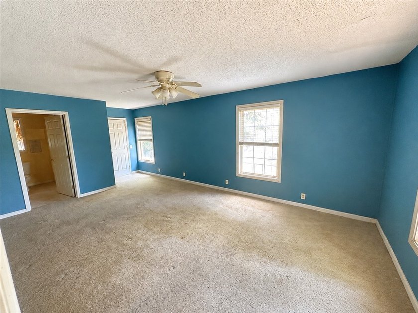 Welcome to 138 Cloverdale Dr. in Seneca, SC a 3 bedroom, 2 full - photo 18