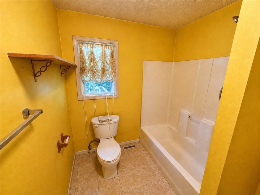 Welcome to 138 Cloverdale Dr. in Seneca, SC a 3 bedroom, 2 full - photo 21