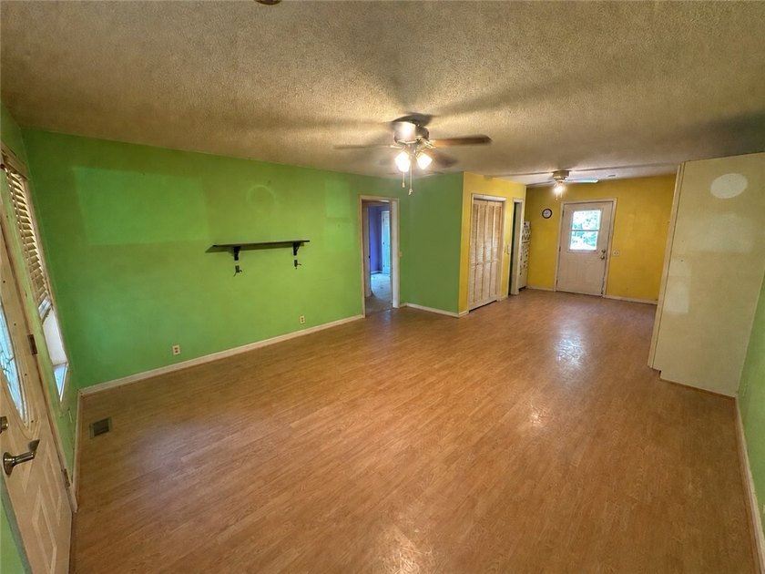Welcome to 138 Cloverdale Dr. in Seneca, SC a 3 bedroom, 2 full - photo 23