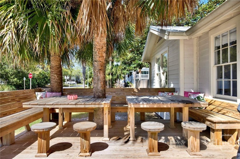 Welcome Home to this newly remodeled 8Bd / 5Ba home located on - photo 8