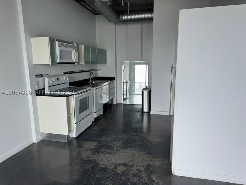**ONLY FOR INVESTORS-UNIT IS RENTED**LENDER-APPROVED1BD/1BA loft - photo 5