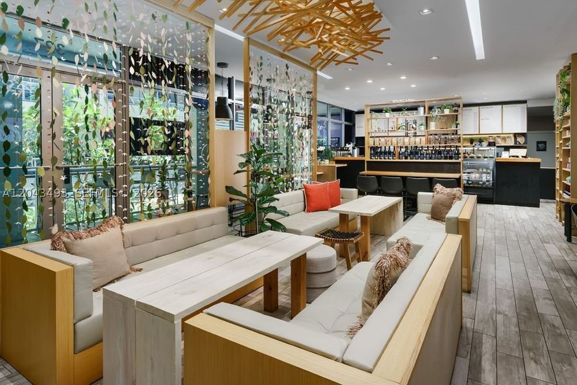 Experience the Hollywood Beach lifestyle in this beautifully - photo 11