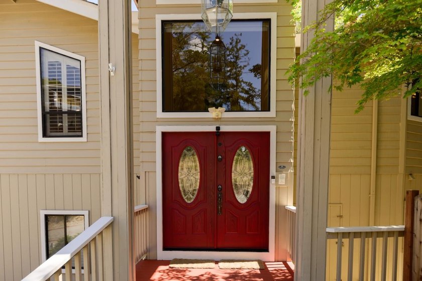 Welcome to this incredible home situated on a spacious corner - photo 16