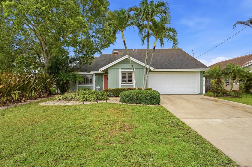 Welcome to this charming single-story residence in North Palm - photo 3