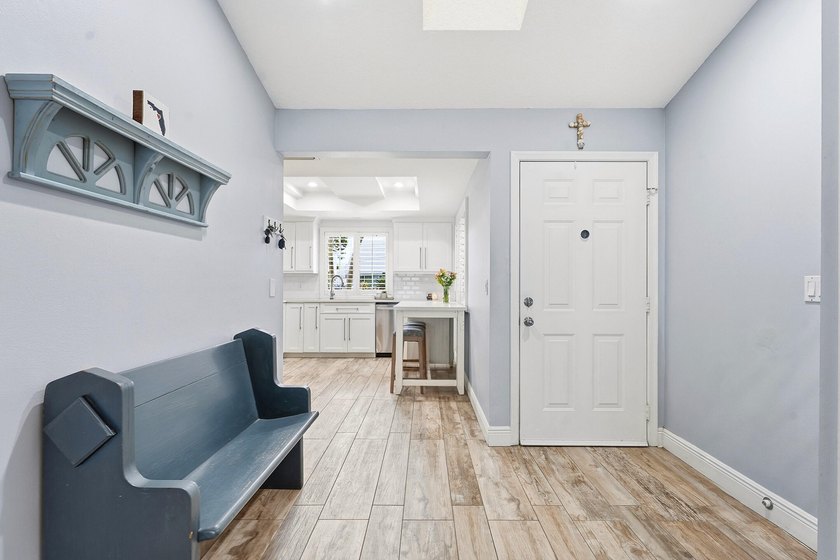 Welcome to this charming single-story residence in North Palm - photo 6