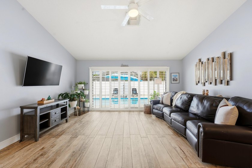 Welcome to this charming single-story residence in North Palm - photo 8