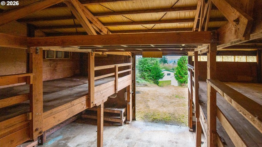 Escape to your own private retreat on 7.18 acres just outside - photo 27