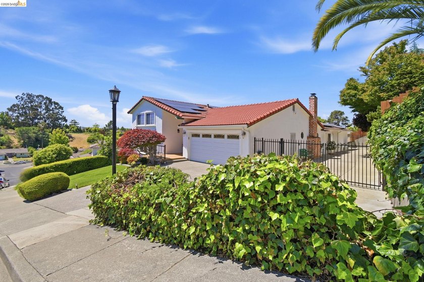 Rare Spacious Multi-Generational Dream Home with Pool,RV Parking - photo 6