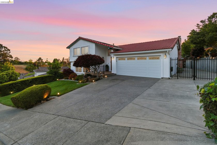 Rare Spacious Multi-Generational Dream Home with Pool,RV Parking - photo 7