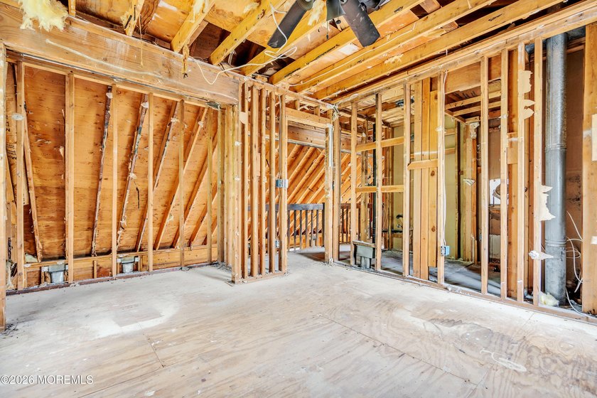 Endless potential in this 4-bedroom, 1.5-bath home offering a - photo 16