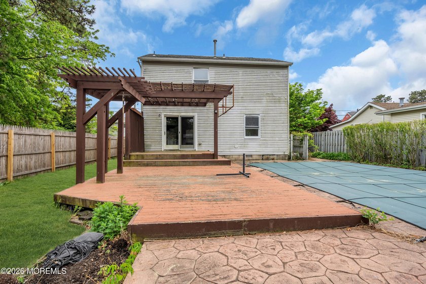 Endless potential in this 4-bedroom, 1.5-bath home offering a - photo 20