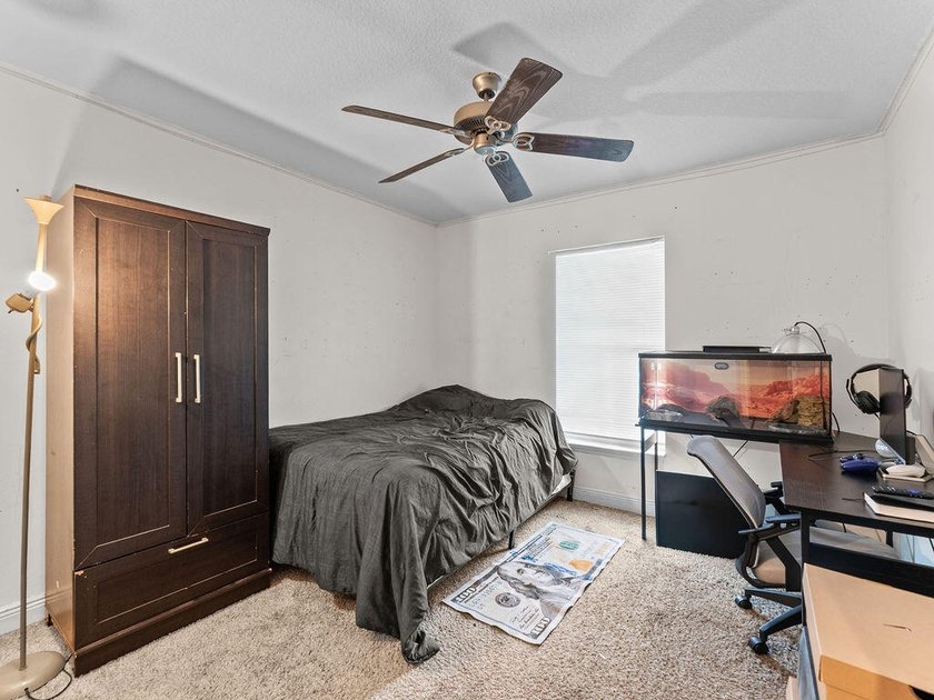 Welcome to this stunning and meticulously maintained 4-bedrm + - photo 6