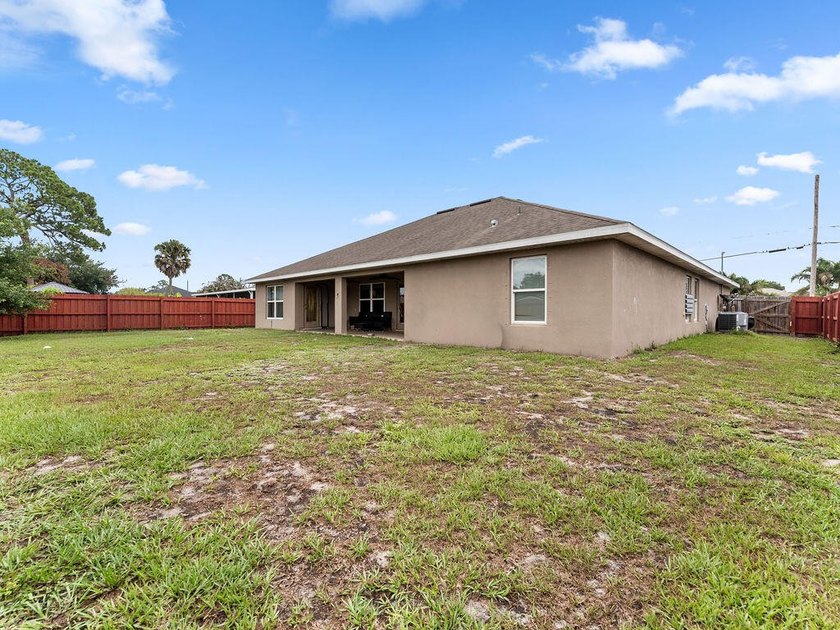 Welcome to this stunning and meticulously maintained 4-bedrm + - photo 8