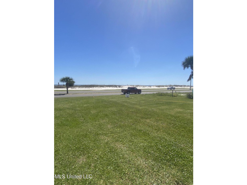 1602 Beach Boulevard, Biloxi, MS - Premier Beachfront Lot with - photo 2