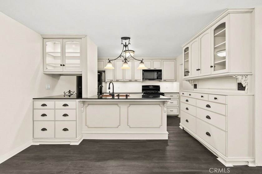OCEAN AND GOLF COURSE VIEWS!!! Beautifully upgraded 2-bedroom - photo 10