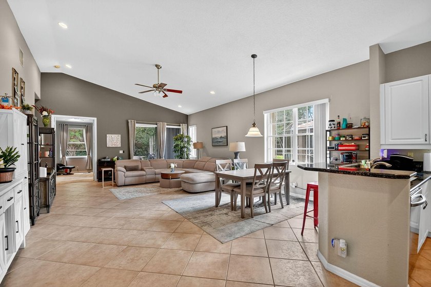 Welcome to this beautiful townhome in the highly desirable - photo 6